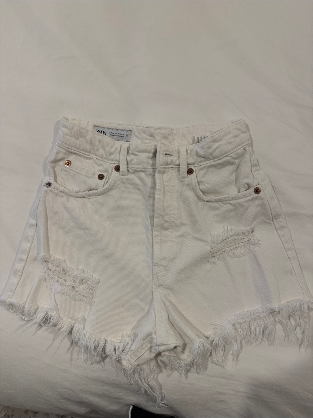 Zara White Distressed Frayed-Hem Denim Shorts